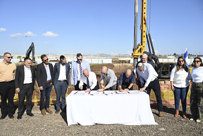 היסטוריה: הונחה אבן הפינה להקמת קריית ממשלה בעפולה